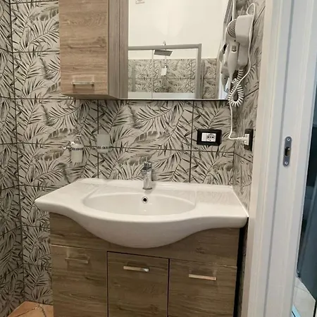 House Caracciolo By Loveinthetravel Bed and Breakfast 4*