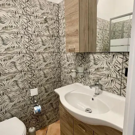 House Caracciolo By Loveinthetravel Bed and Breakfast