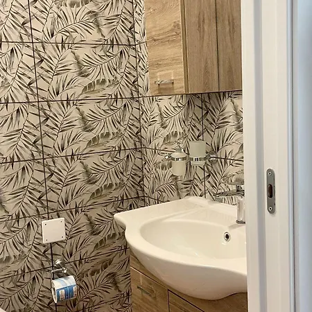 House Caracciolo By Loveinthetravel 4* Νάπολη