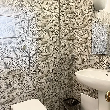 House Caracciolo By Loveinthetravel Bed and Breakfast Νάπολη