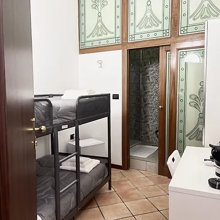 House Caracciolo By Loveinthetravel Bed and Breakfast 4*